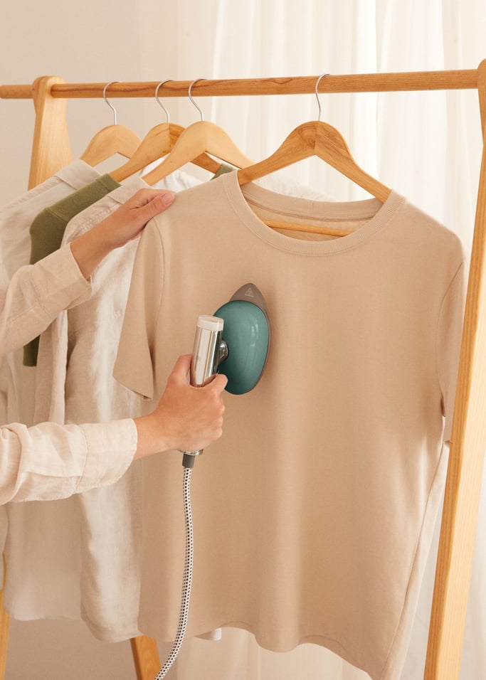 IRON DUAL PRO - Horizontal and vertical steam iron 800 ml with 4 ironing modes, gallery image 2
