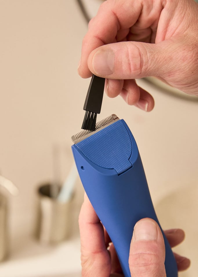 BARBER STUDIO - Waterproof cordless trimmer and shaver for face and body, gallery image 4