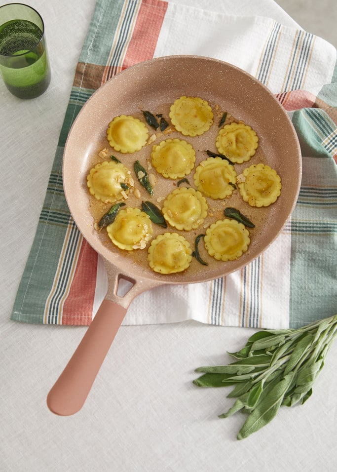 PAN STUDIO - Cast aluminium frying pan with ceramic coating, gallery image 2