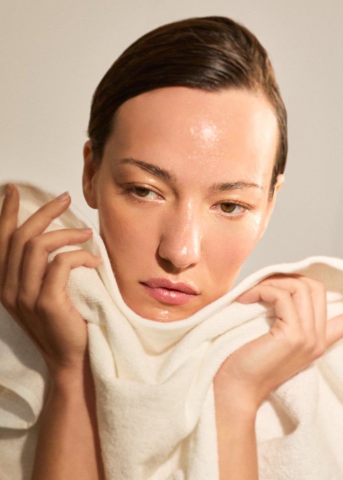 SONIC PURE SKIN 4 in 1 - 4-in-1 Ultrasonic Facial Cleanser with EMS Technology, gallery image 4