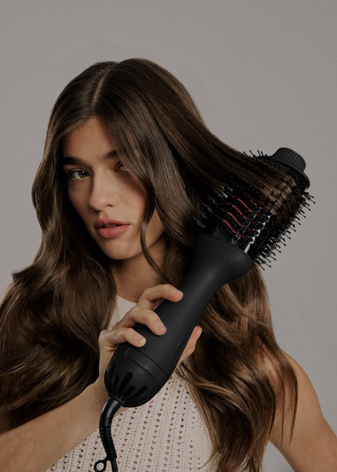 CERAMIC LED VOLUME STYLER - Volumising brush with dual LED treatment, gallery image 6