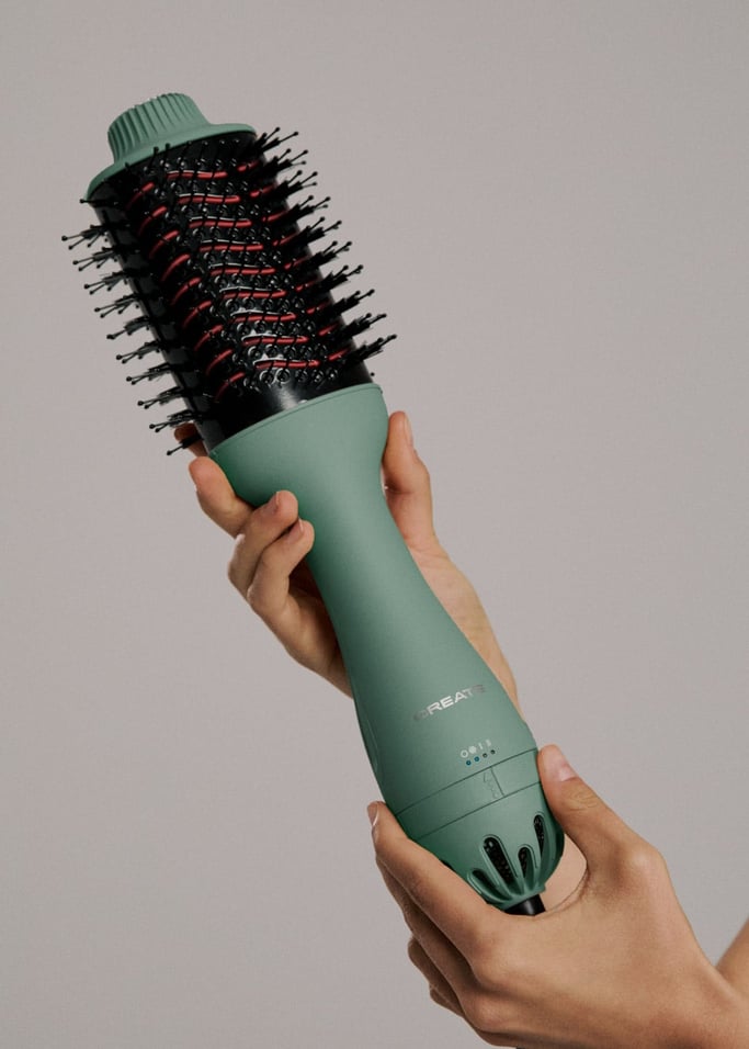 CERAMIC LED VOLUME STYLER - Volumising brush with dual LED treatment, gallery image 2