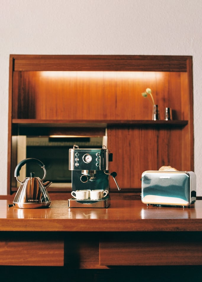 TOAST RETRO Toaster + KETTLE RETRO Kettle + THERA CLASSIC COLD BREW Espresso Machine Set, gallery image 1