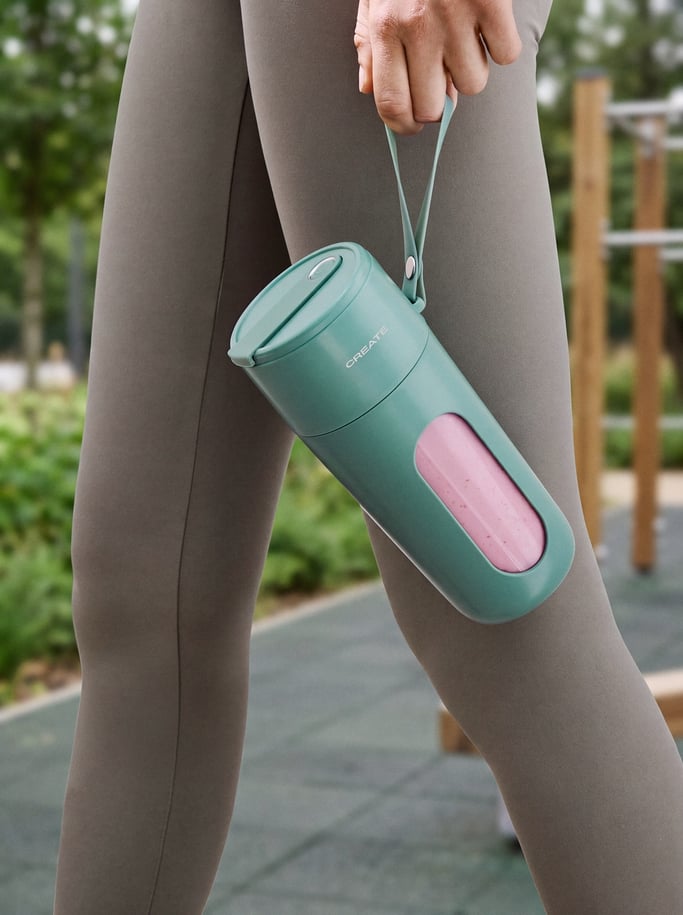 MOI STUDIO MOVE - Cordless blender shaker cup for athletes, gallery image 6
