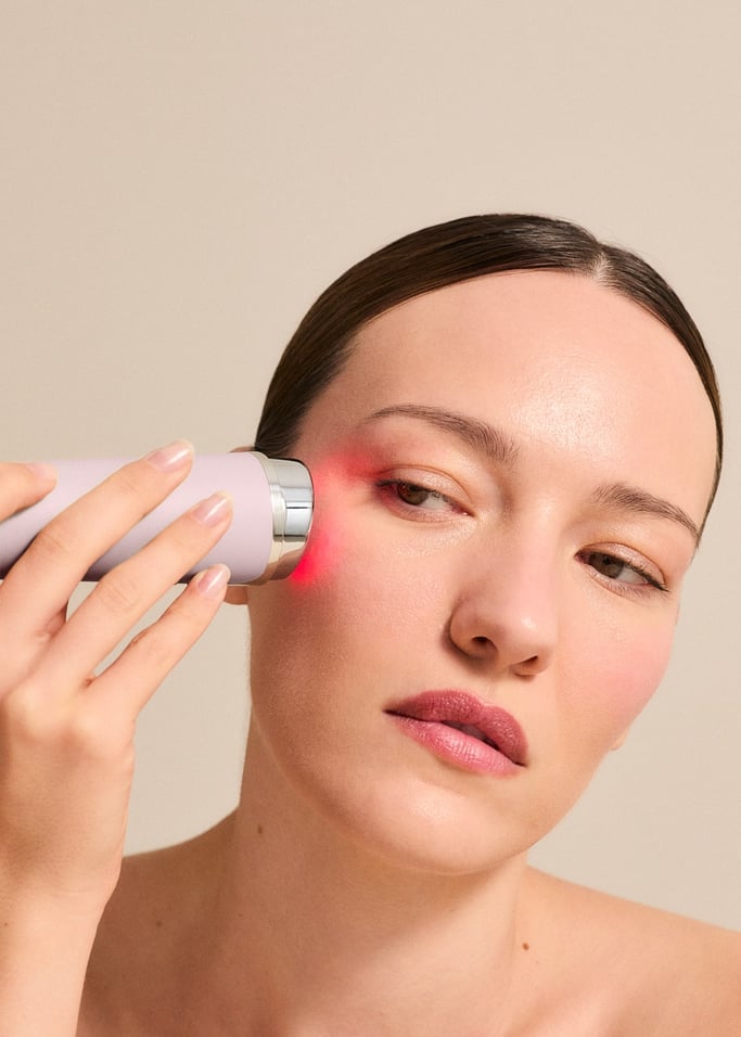 SKINCARE RF BOOSTER 5 in 1 - 5-in-1 Facial Care Device with Dual Head, RF, EMS, Airshot and LED, gallery image 5