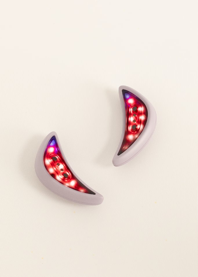 SKINCARE LED EYE PATCH 2 in 1 - Under-Eye Patches with EMS, Red LED Light Therapy and Charging Case, gallery image 9